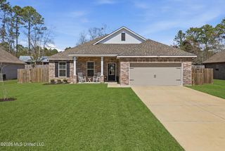 11436 Memphis Circle, Ocean Springs, MS 39564