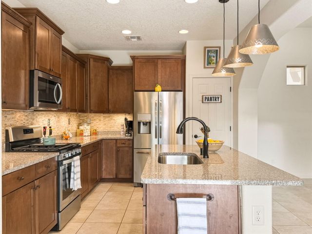 38 Calle Ancla, Santa Fe, NM 87508