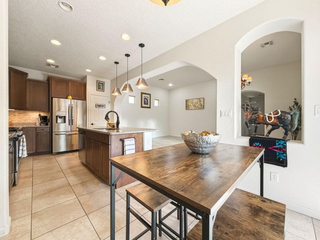 38 Calle Ancla, Santa Fe, NM 87508