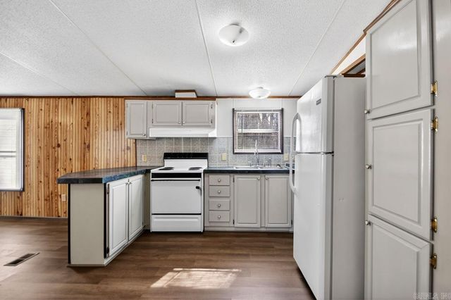 8618 Hicks Road, Mabelvale, AR 72103