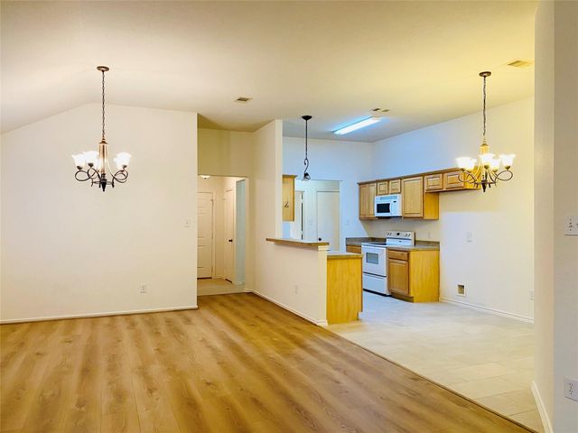 5747 Wandering Creek Drive, Richmond, TX 77469