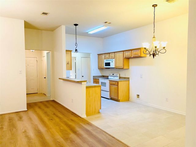 5747 Wandering Creek Drive, Richmond, TX 77469