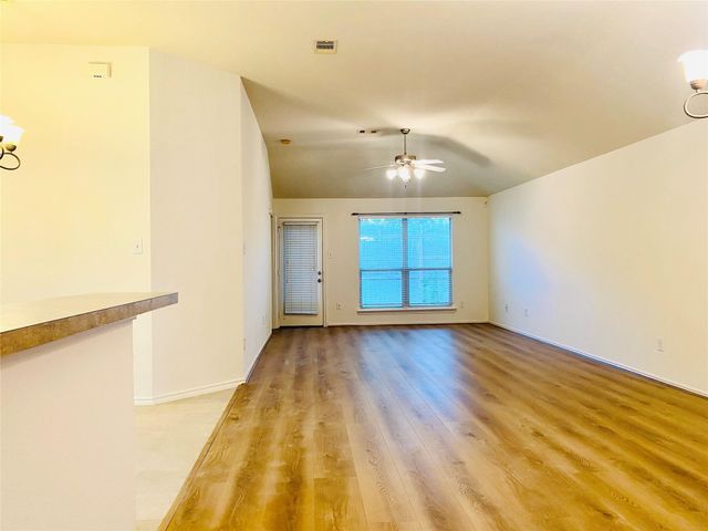 5747 Wandering Creek Drive, Richmond, TX 77469