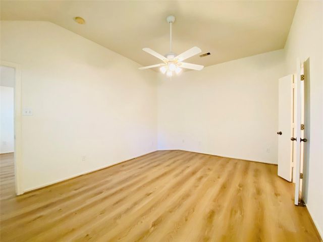 5747 Wandering Creek Drive, Richmond, TX 77469