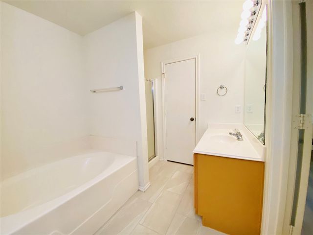 5747 Wandering Creek Drive, Richmond, TX 77469