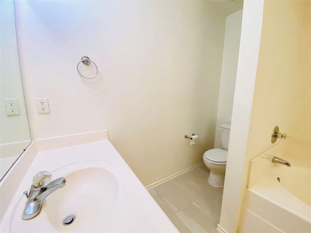 5747 Wandering Creek Drive, Richmond, TX 77469