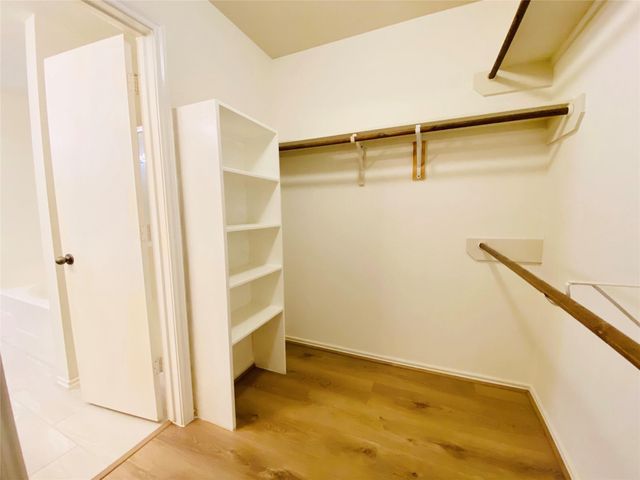 5747 Wandering Creek Drive, Richmond, TX 77469