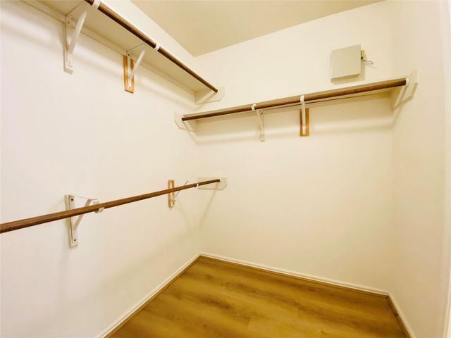 5747 Wandering Creek Drive, Richmond, TX 77469