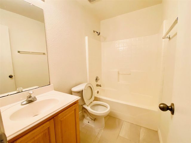 5747 Wandering Creek Drive, Richmond, TX 77469