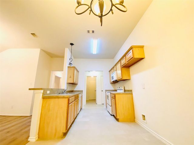 5747 Wandering Creek Drive, Richmond, TX 77469