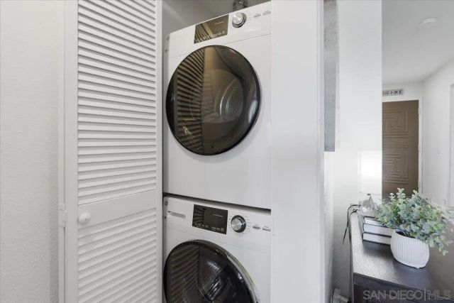 3770 Crown Point 103, Pacific Beach, CA 92109