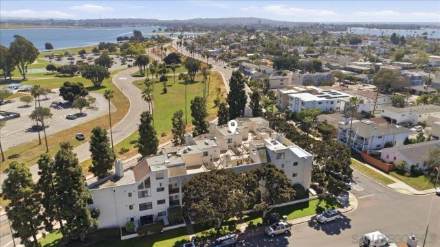3770 Crown Point 103, Pacific Beach, CA 92109