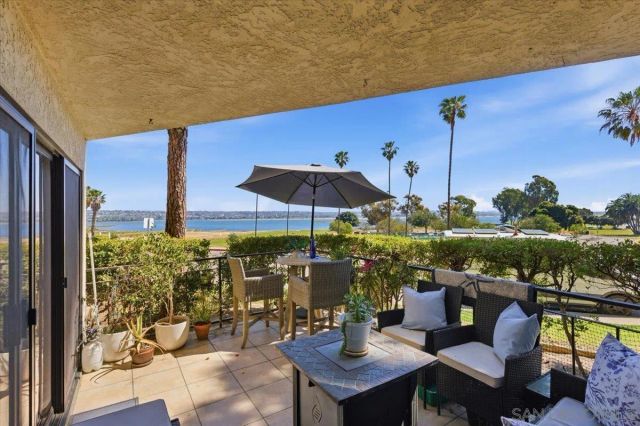 3770 Crown Point 103, Pacific Beach, CA 92109