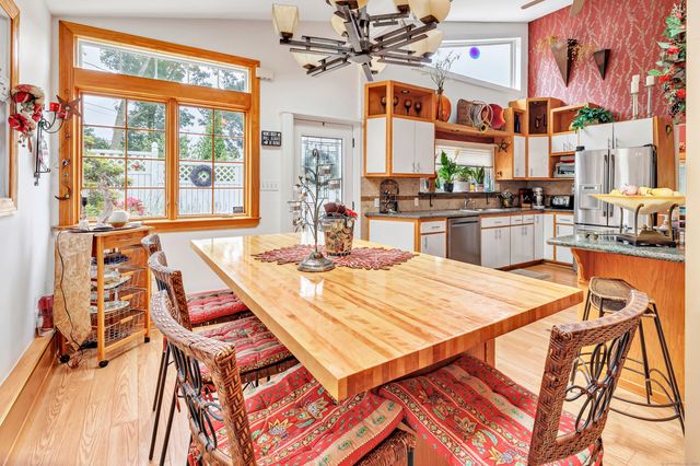 3 McConney Grove, Derby, CT 06418