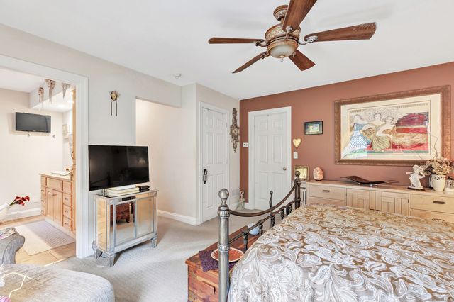 3 McConney Grove, Derby, CT 06418