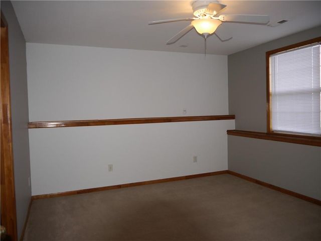 809 Stratford Drive, Raymore, MO 64083