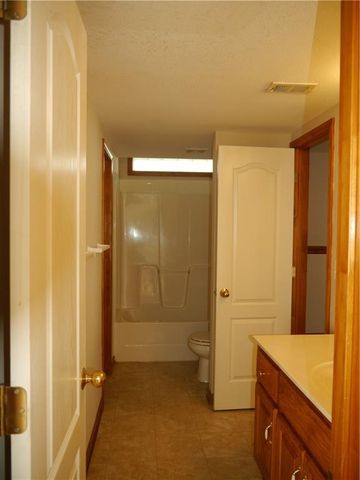 809 Stratford Drive, Raymore, MO 64083