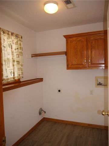 809 Stratford Drive, Raymore, MO 64083