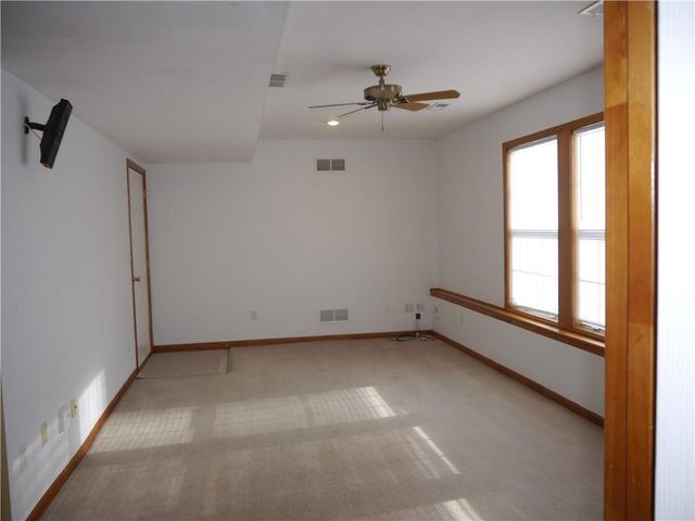 809 Stratford Drive, Raymore, MO 64083