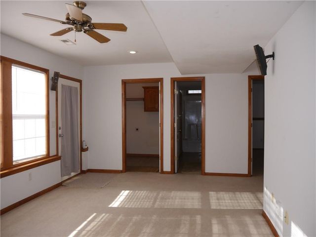 809 Stratford Drive, Raymore, MO 64083