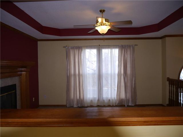 809 Stratford Drive, Raymore, MO 64083