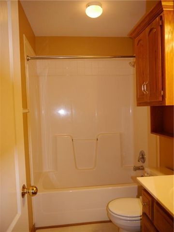 809 Stratford Drive, Raymore, MO 64083