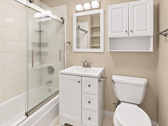 1255 N SANDBURG Terrace 1202, Chicago, IL 60610