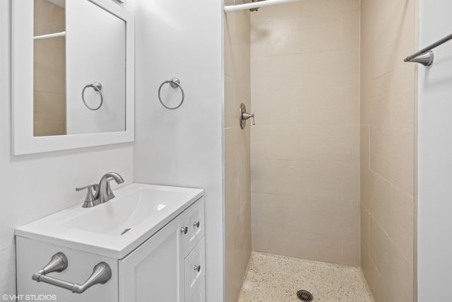 1255 N SANDBURG Terrace 1202, Chicago, IL 60610