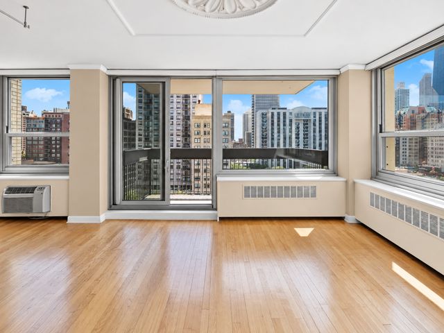 1255 N SANDBURG Terrace 1202, Chicago, IL 60610