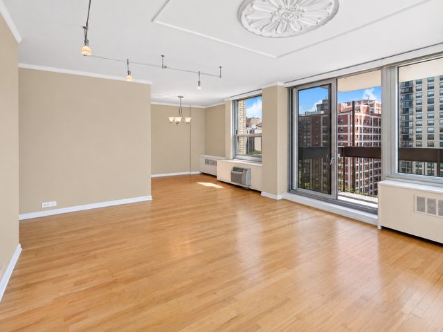1255 N SANDBURG Terrace 1202, Chicago, IL 60610