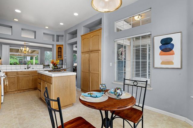 2425 Warm Springs Dr, Modesto, CA 95356