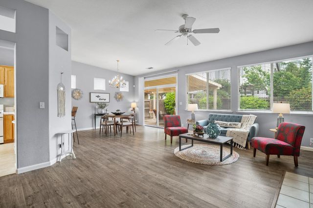 2425 Warm Springs Dr, Modesto, CA 95356