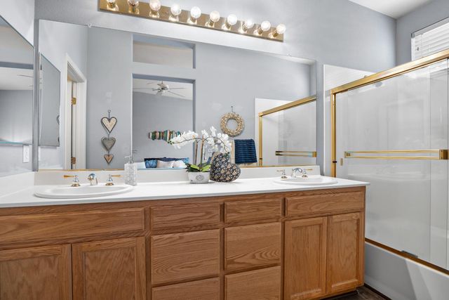 2425 Warm Springs Dr, Modesto, CA 95356