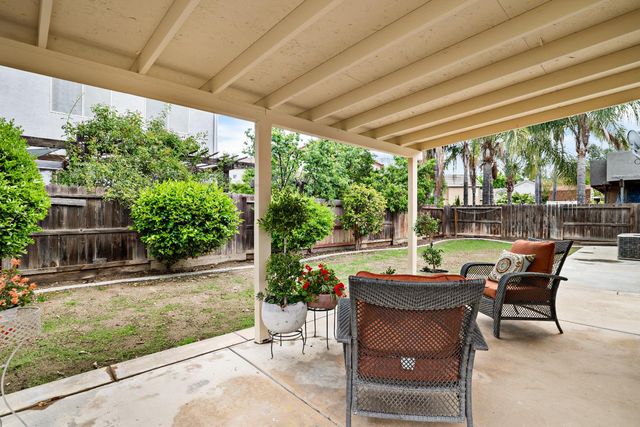 2425 Warm Springs Dr, Modesto, CA 95356