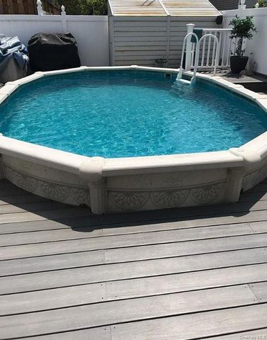 61-56 62nd Avenue, Middle Village, NY 11379