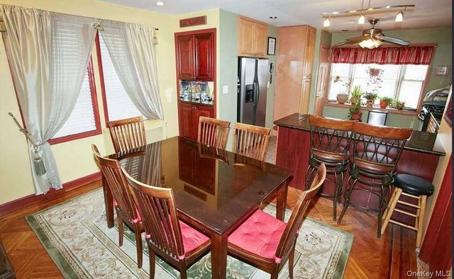 61-56 62nd Avenue, Middle Village, NY 11379