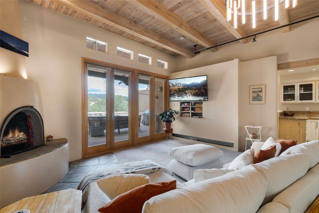 233 Camino De La Sierra, Santa Fe, NM 87501