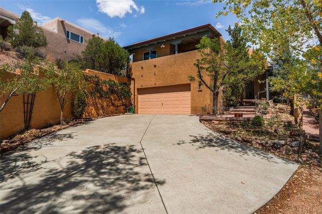 233 Camino De La Sierra, Santa Fe, NM 87501