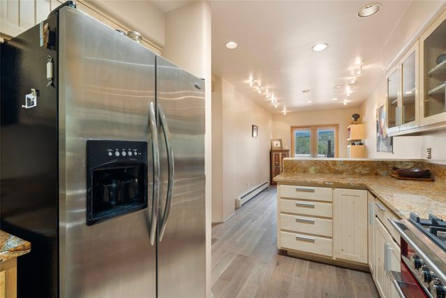 233 Camino De La Sierra, Santa Fe, NM 87501