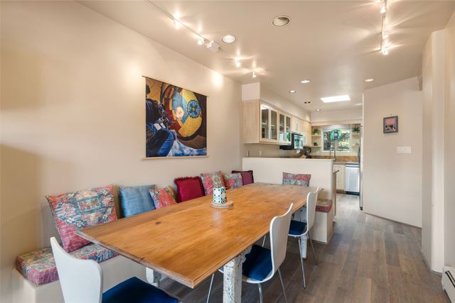 233 Camino De La Sierra, Santa Fe, NM 87501