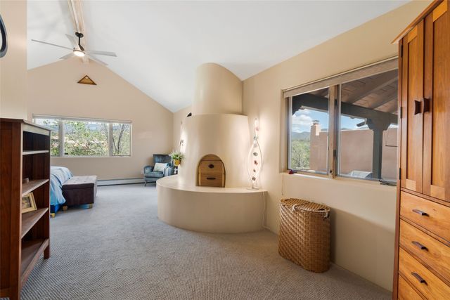 233 Camino De La Sierra, Santa Fe, NM 87501