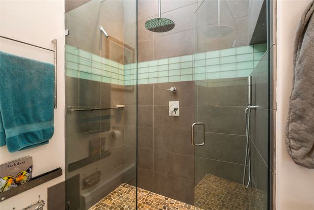 233 Camino De La Sierra, Santa Fe, NM 87501