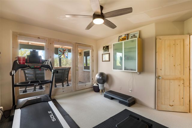 233 Camino De La Sierra, Santa Fe, NM 87501