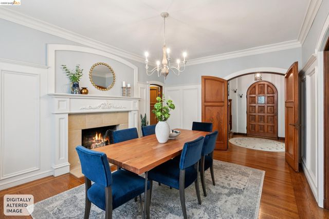 901 Paramount Rd, Oakland, CA 94610