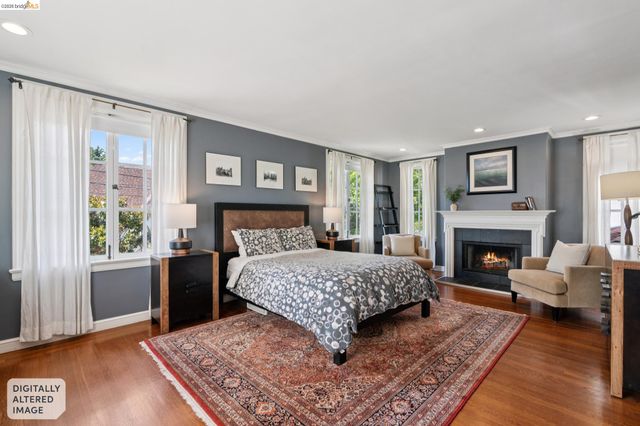 901 Paramount Rd, Oakland, CA 94610