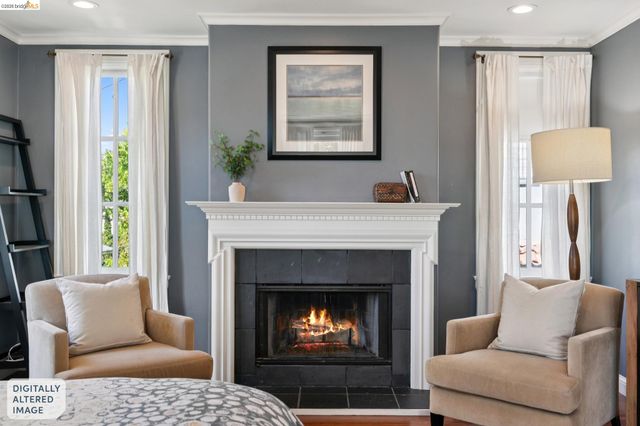 901 Paramount Rd, Oakland, CA 94610