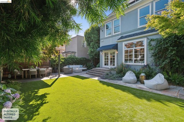 901 Paramount Rd, Oakland, CA 94610