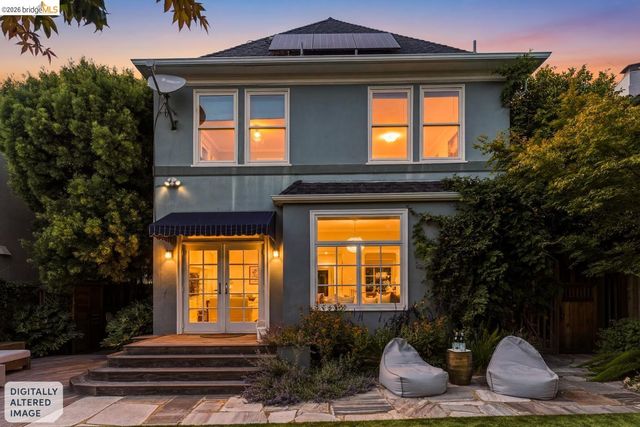 901 Paramount Rd, Oakland, CA 94610