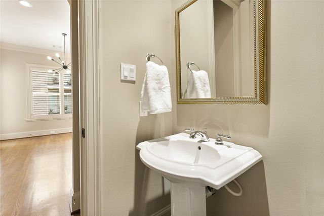 4 Waterway Court, The Woodlands, TX 77380