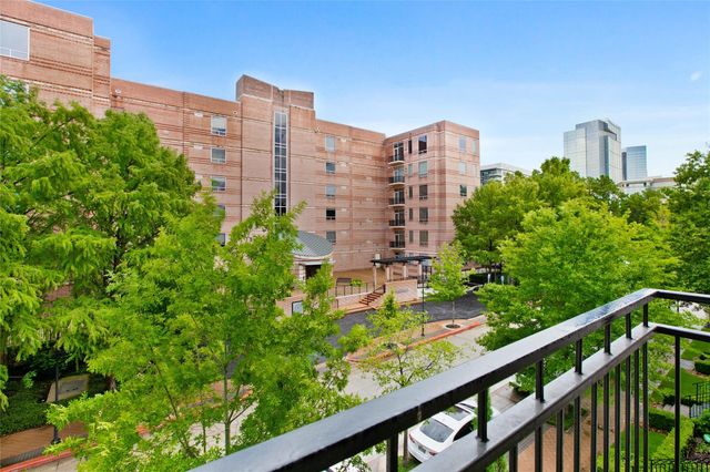 4 Waterway Court, The Woodlands, TX 77380